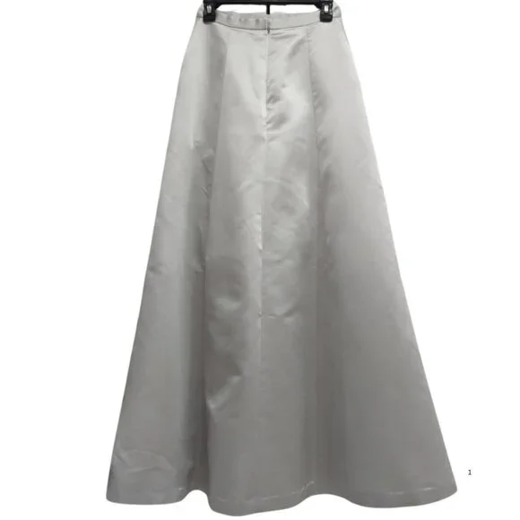 Donna Gray Silver Two-Piece Formal Set Size 6 Elegant Evening (EUC) - Picture 5 of 9